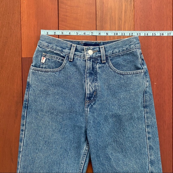 Vintage Guess High Waisted Mom Jeans - Picture 5 of 16
